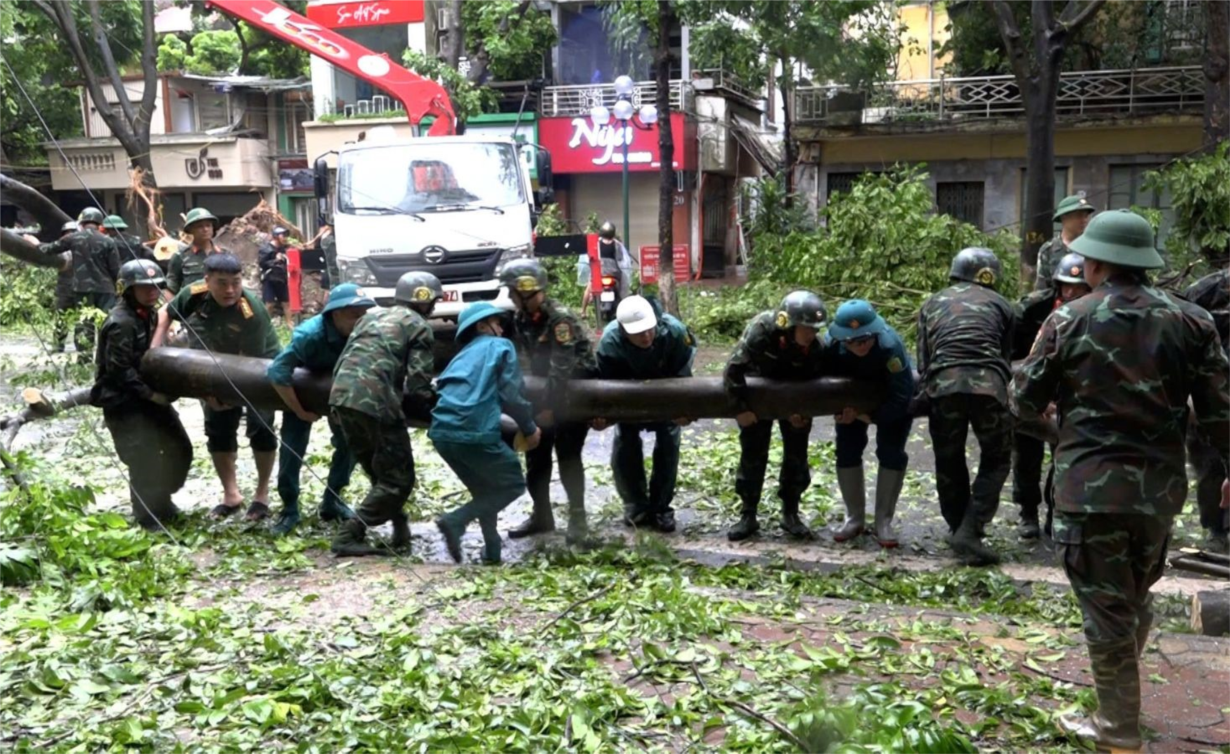 Quân đội tích cực hỗ trợ địa phương và nhân dân khắc phục hậu quả cơn bão số 3 (08/09/2024)